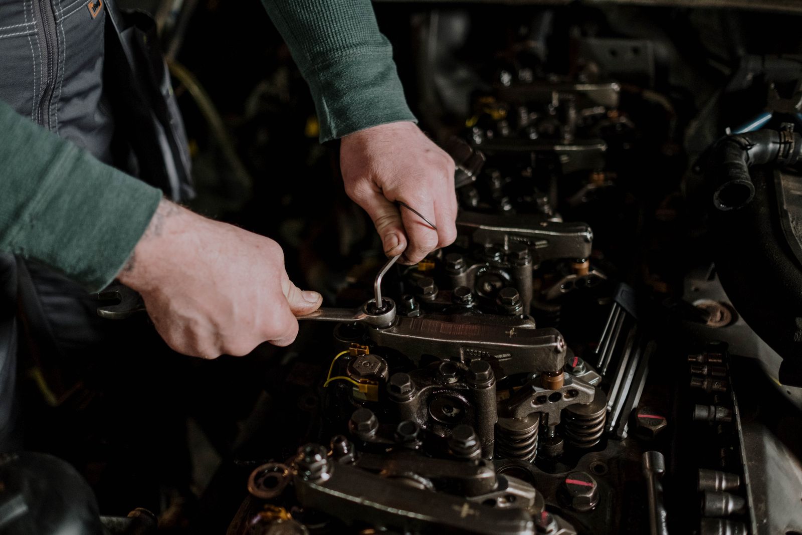 How to install Common Rail injectors without seizing the valve and voiding the warranty